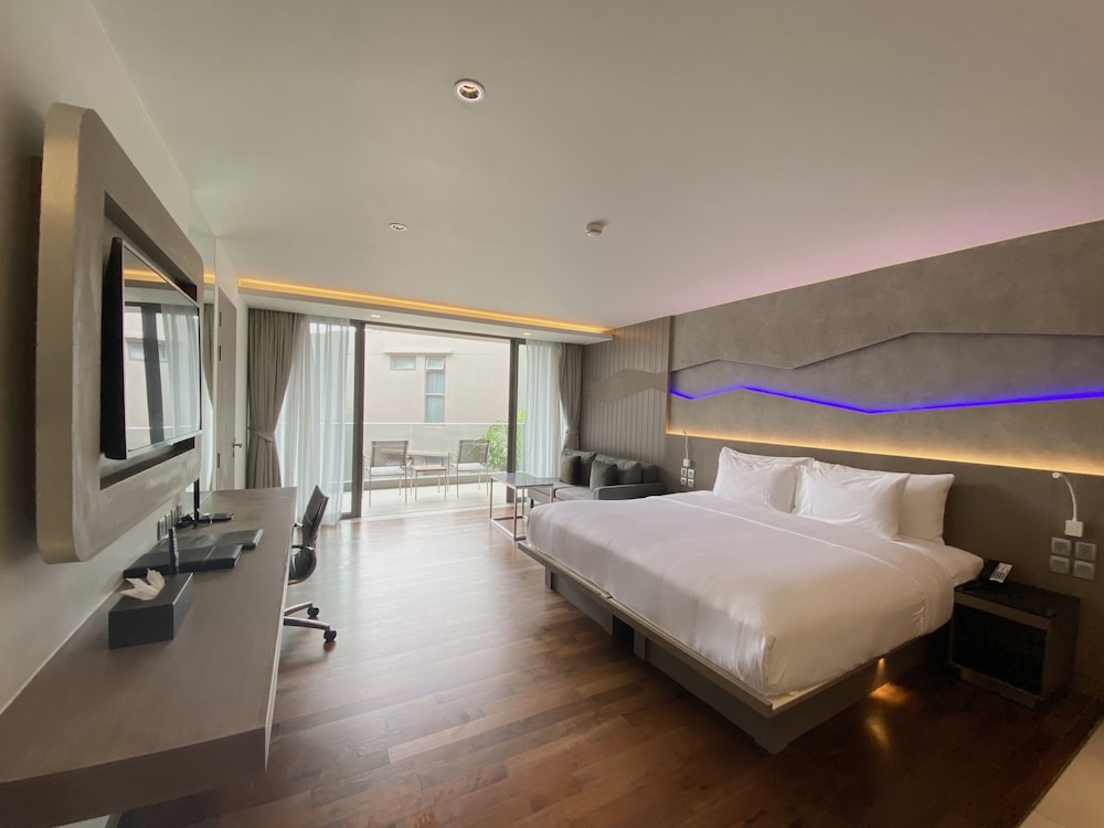 Oceanfront Beach Resort And Spa 11/50
