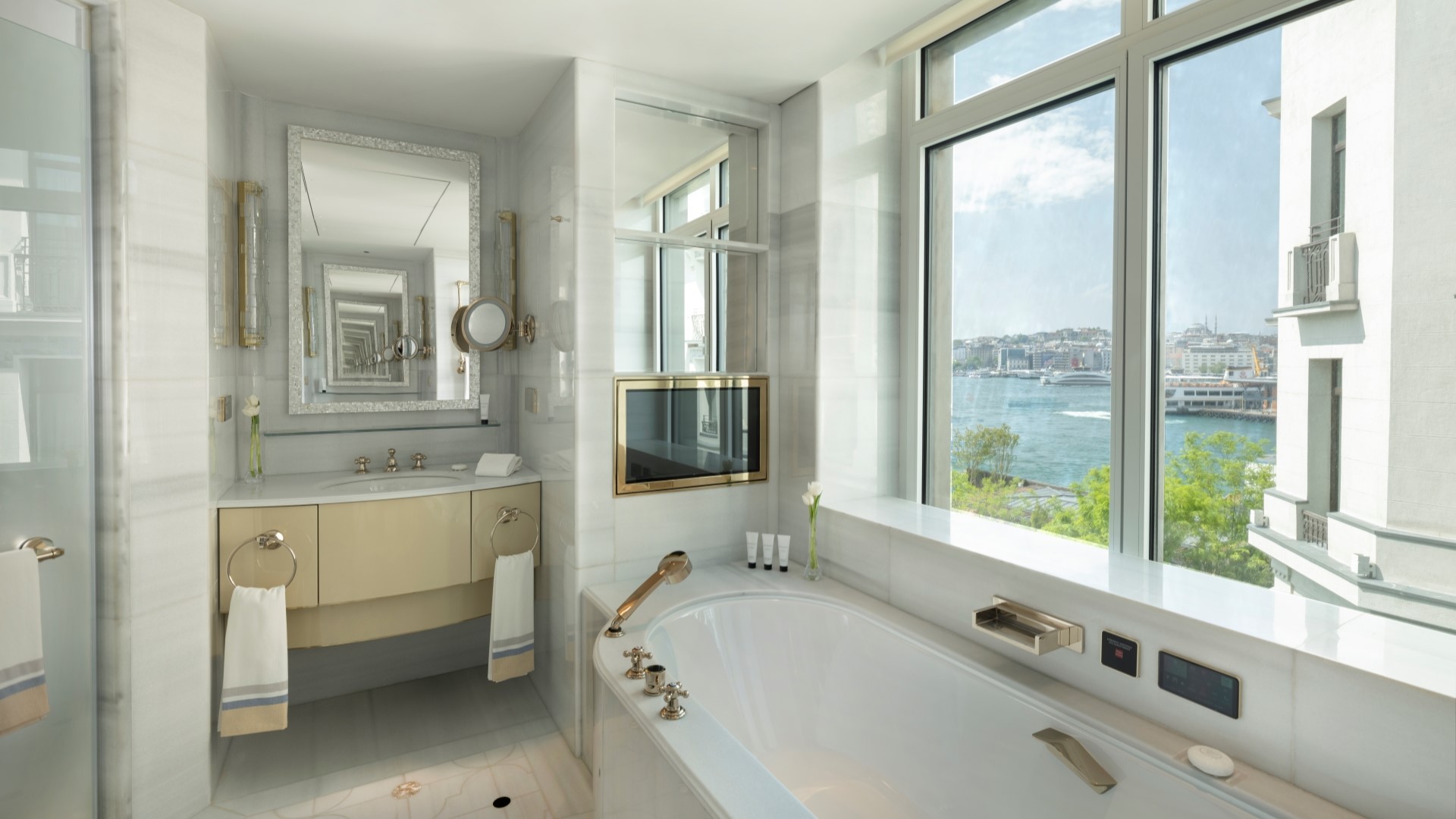 Bosphorus, Superior, Suite, King Bed