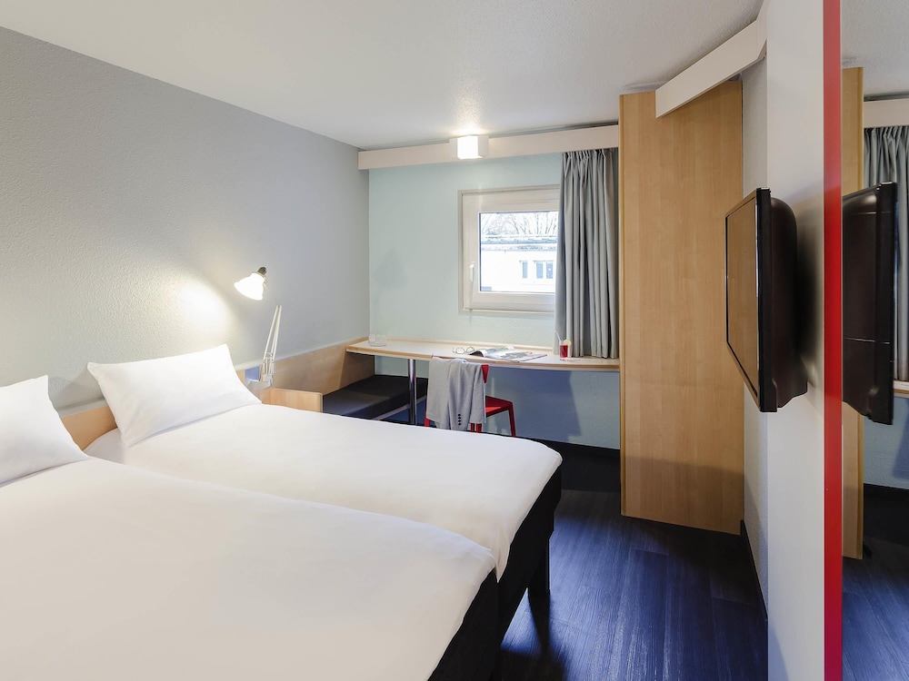 Ibis Bourges 24/70