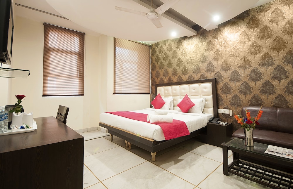 HOTEL APRA INTERNATIONAL 8/34