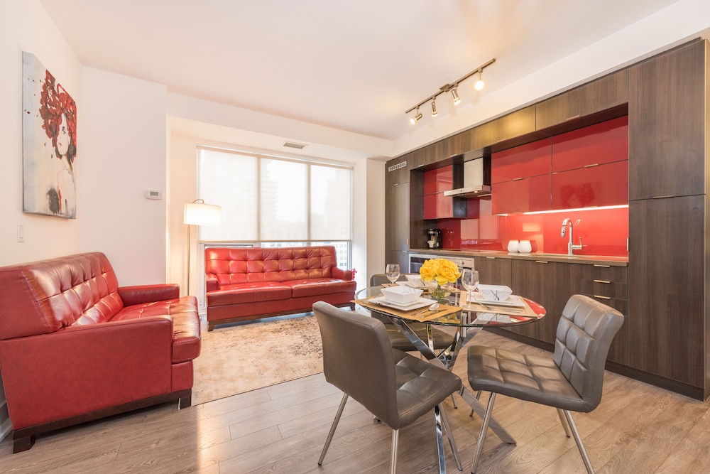 Grand Royal Condos - Cn Tower 48/71