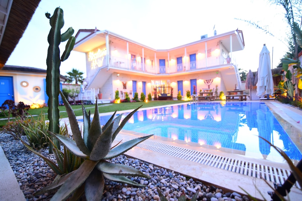 Rhodium Hotel Alacati 5/48