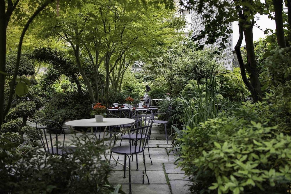 Regents Garden Hotel 43/50