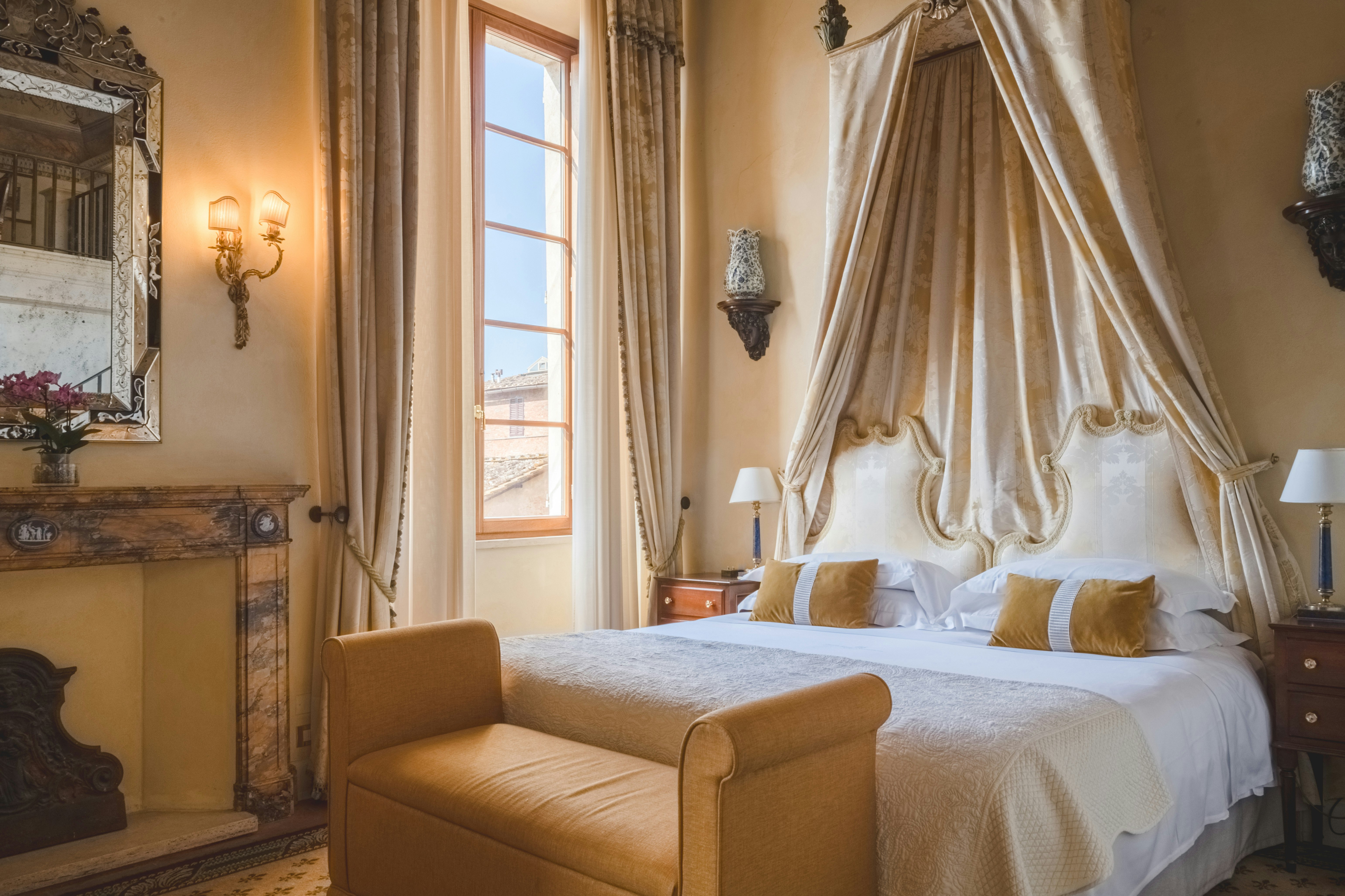 HERITAGE, SUITE