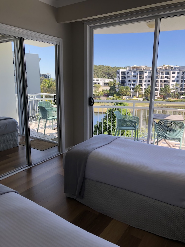 AQUARIUS RESORT 29/82