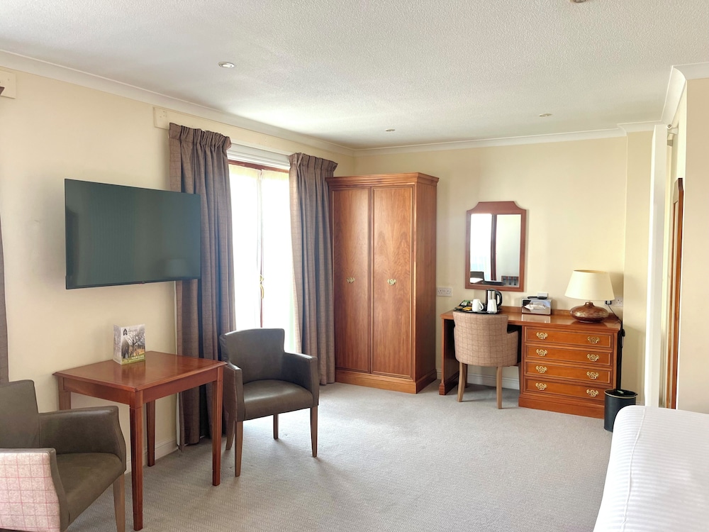 The Priory Hotel 27/48
