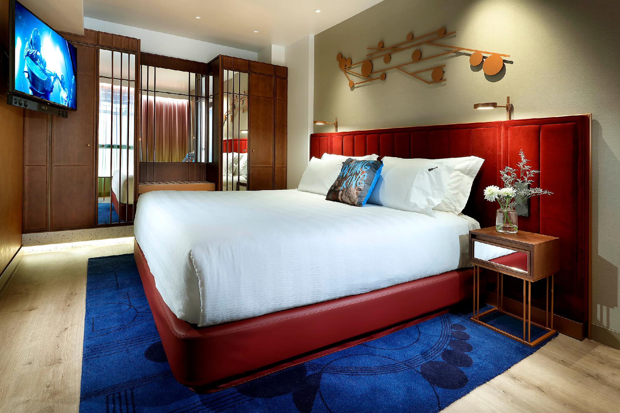 Gold, Suite, Queen Bed, Terrace