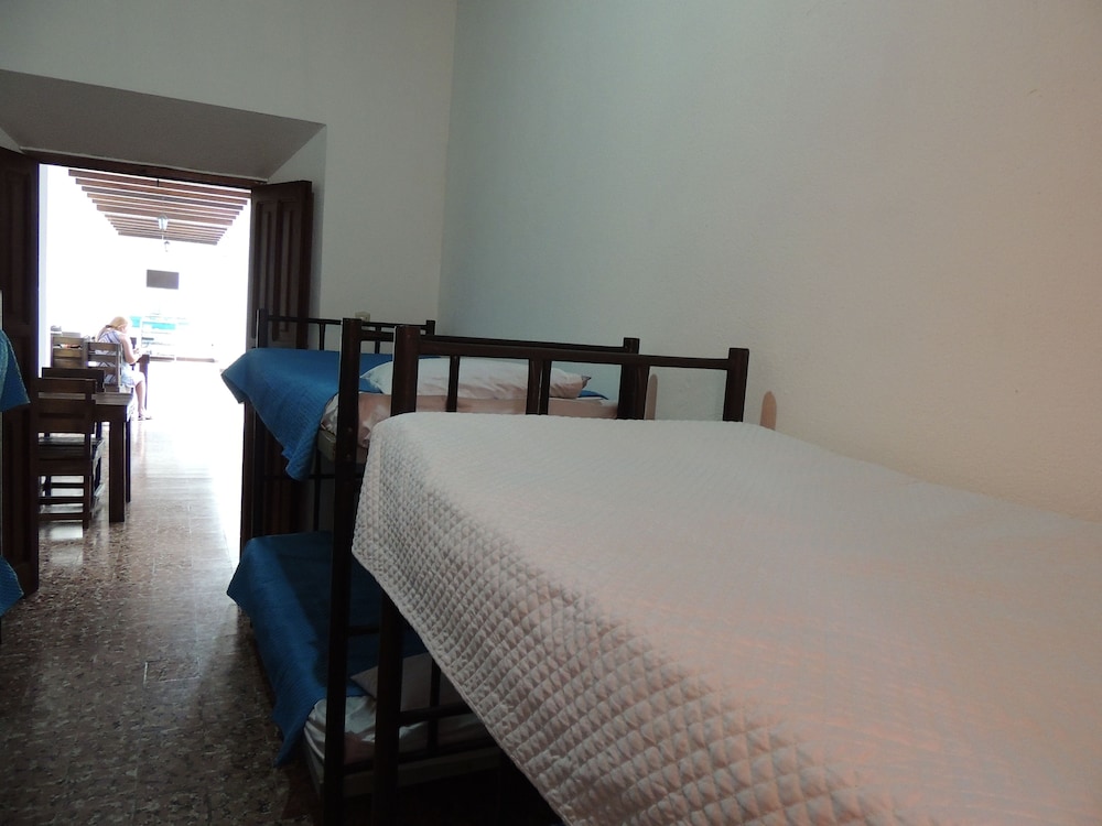 Feathers Hotel And Lounge - Hostel 8/60