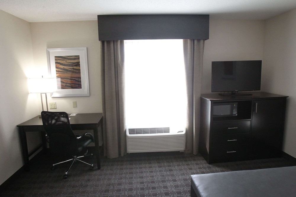 Hampton Inn Suites Seneca Clemson Area Sc 60/74