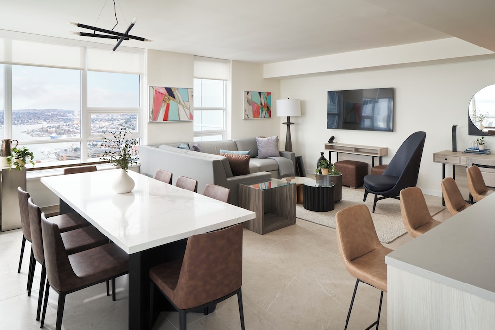 SKY, HOME, MULTIPLE BEDS, 2 BATHROOMS