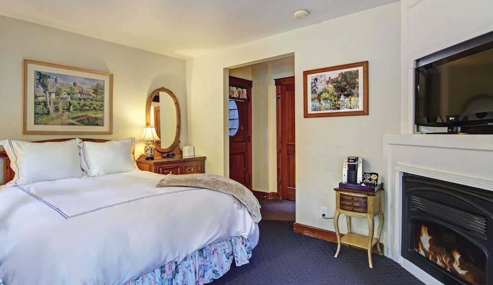 Babbling Brook Inn 6/70