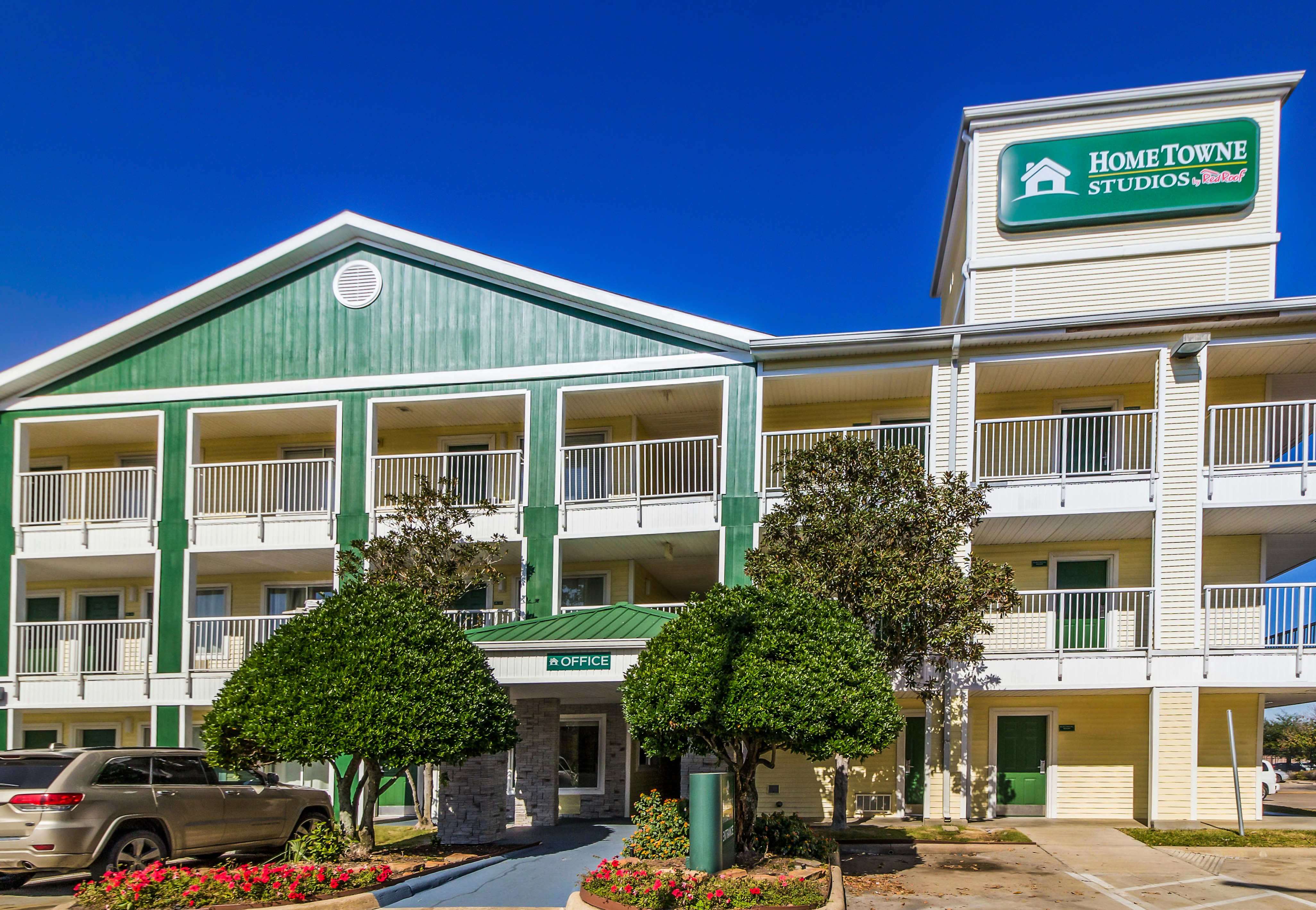 HomeTowne Studios by Red Roof Houston - West Oaks/ Energy Corridor 6/36