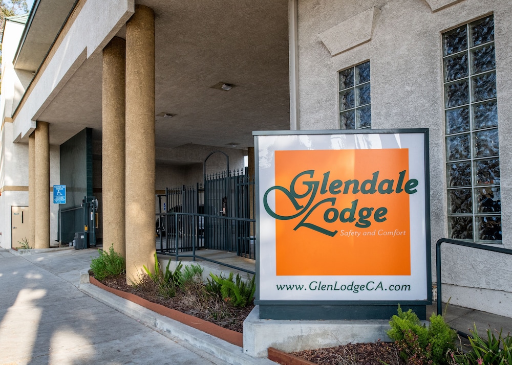 Glendale Hotel 4/38