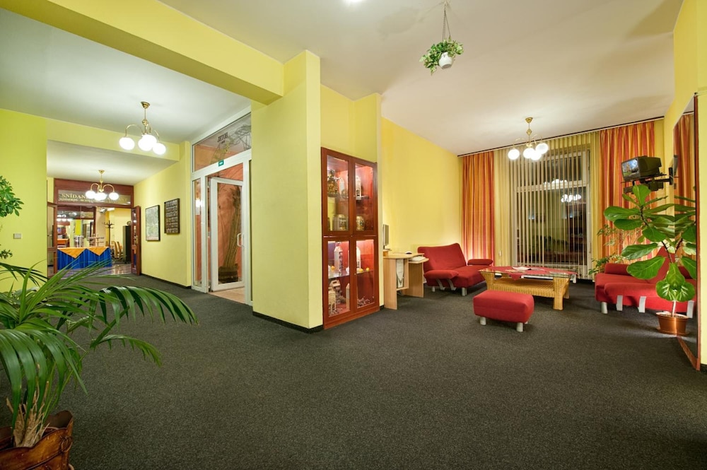 Henrietta Hotel 39/41