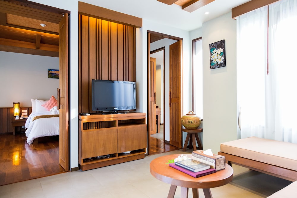 MAEHAAD BAY RESORT 37/68