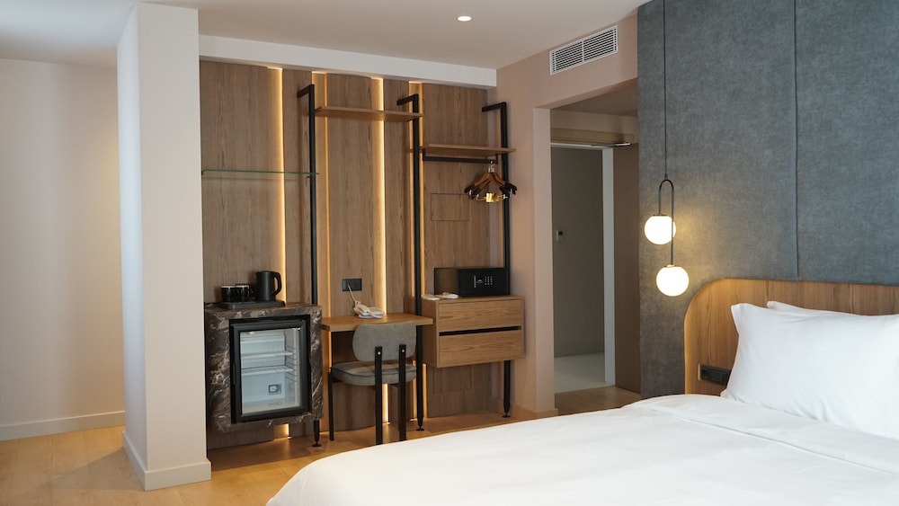 Arbnor Hotel 15/50
