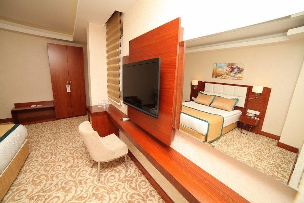 ASRIN BUSINESS HOTEL 53/73