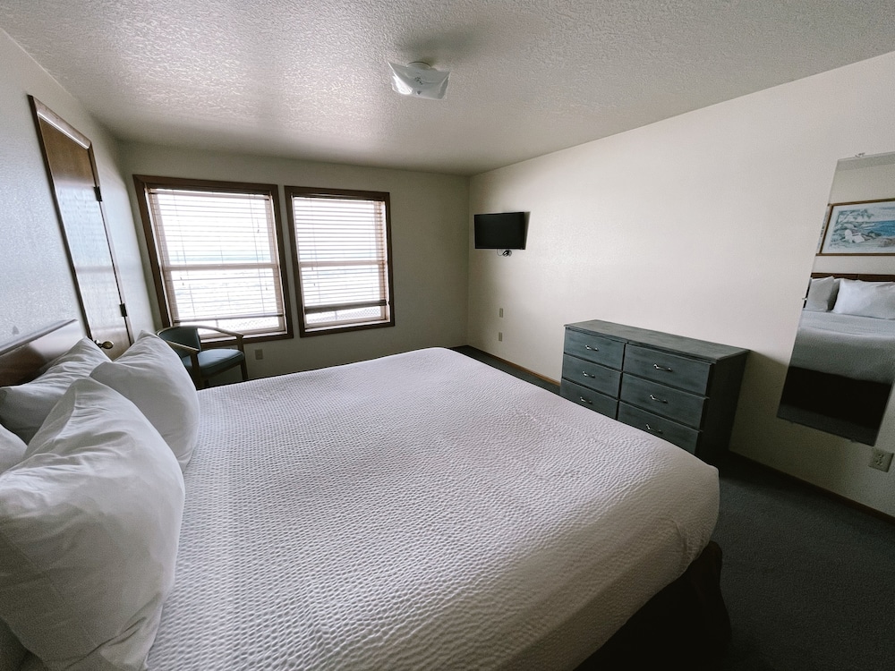 Sandcastle Beachfront Motel 5/40