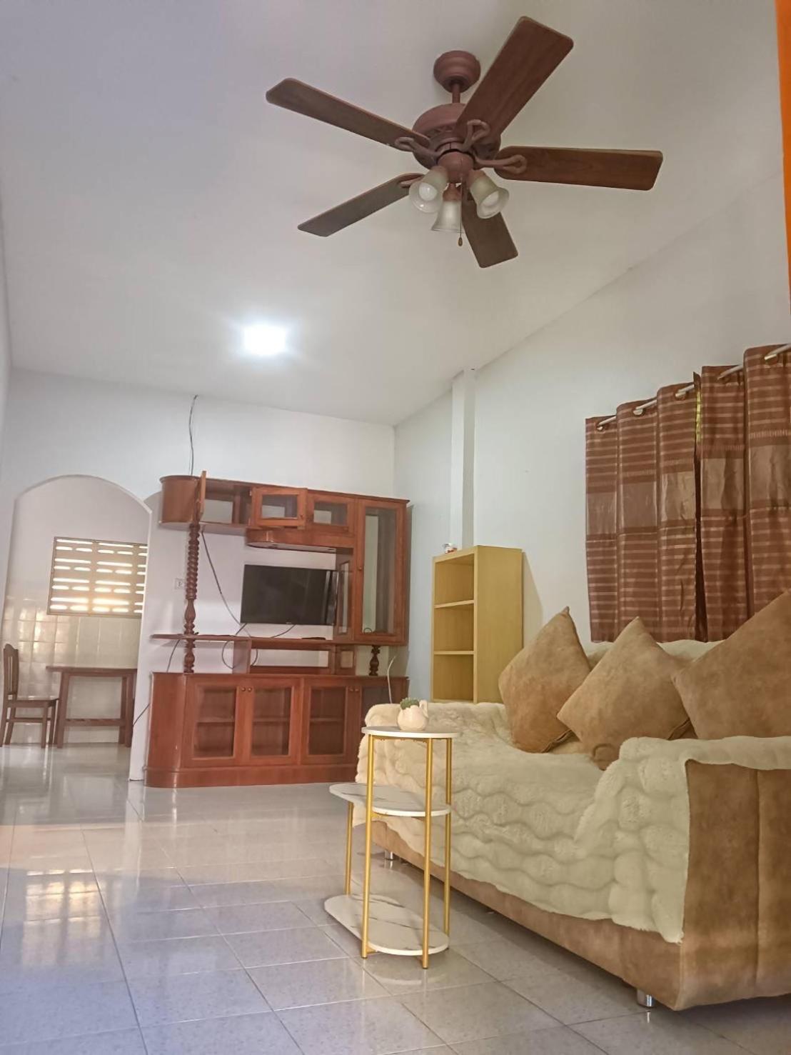 Ban Elephant Blanc Apartment 68/70