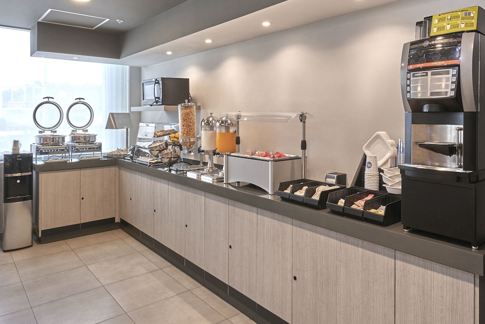 City Express Junior by Marriott Ciudad Del Carmen Aeropuerto 6/44