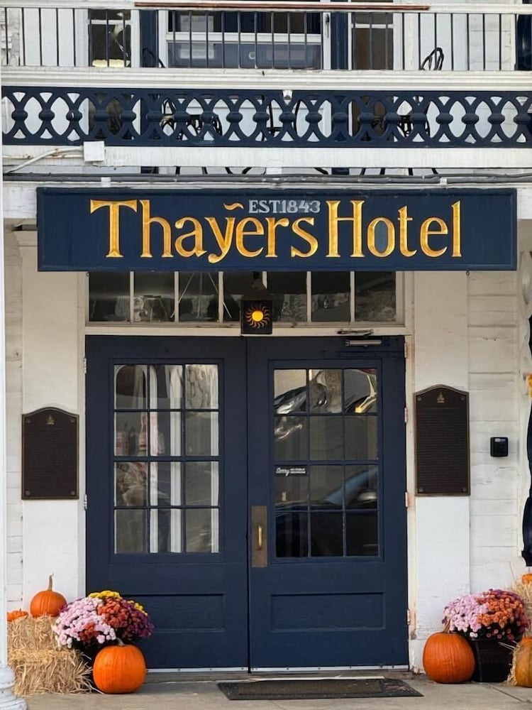 Thayers Inn 2/68