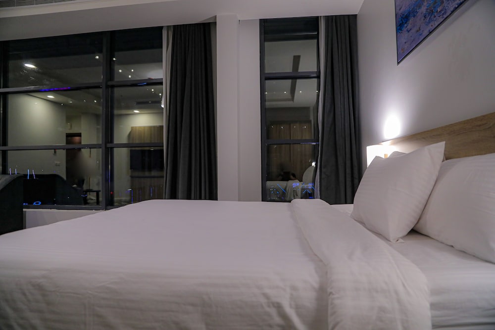 1 Bedroom, Junior Suite, Studio, King Bed, City View
