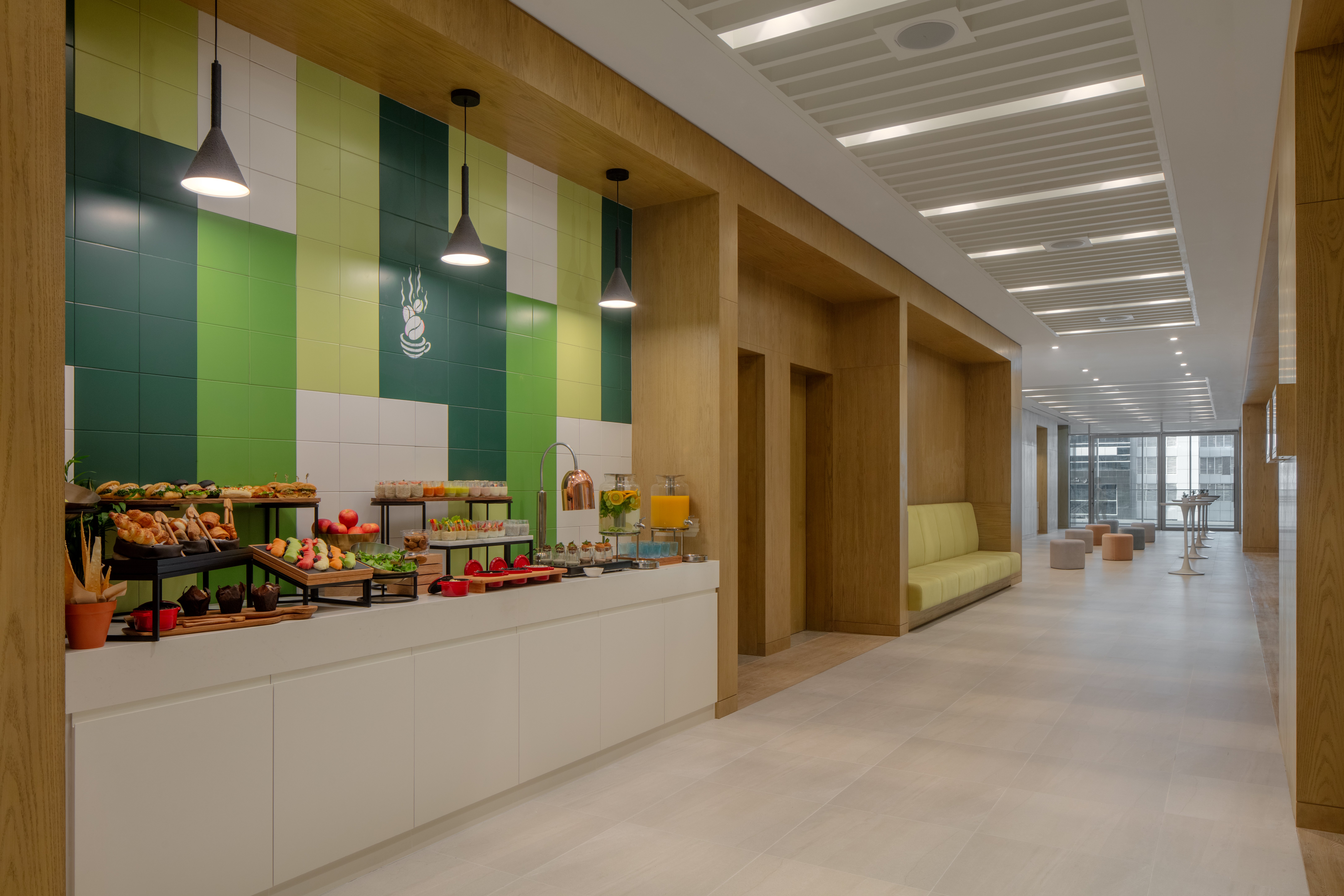 Holiday Inn Dubai Business Bay 7/54
