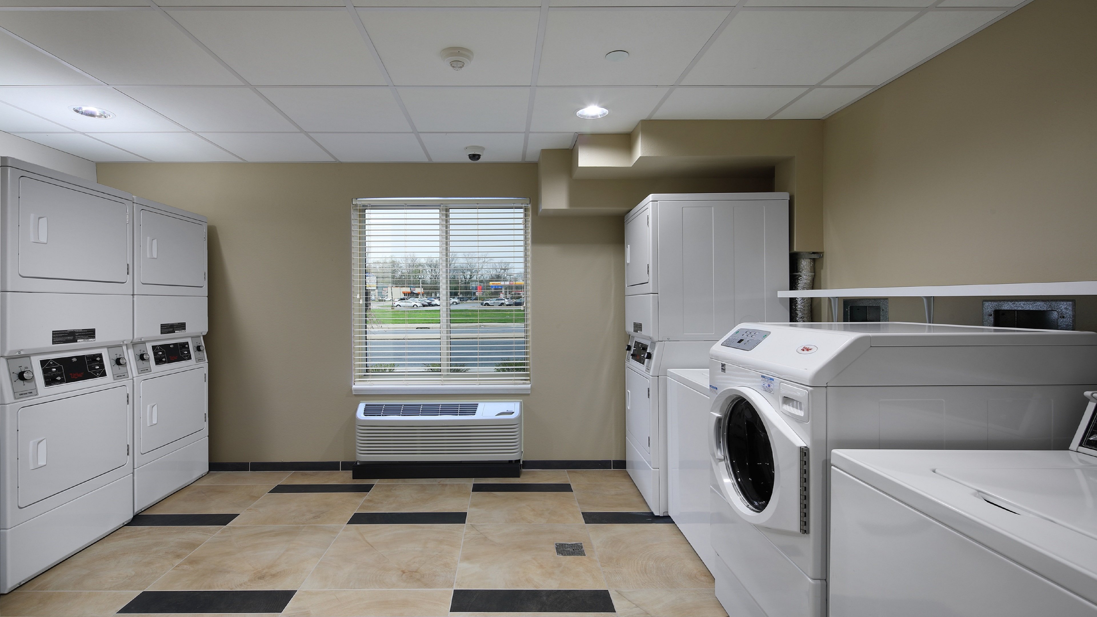 Candlewood Suites Newark South University Area 15/28