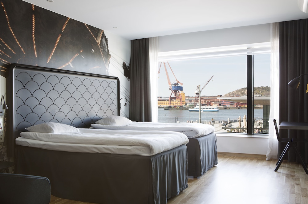 STANDARD, DOUBLE BED, SEA VIEW