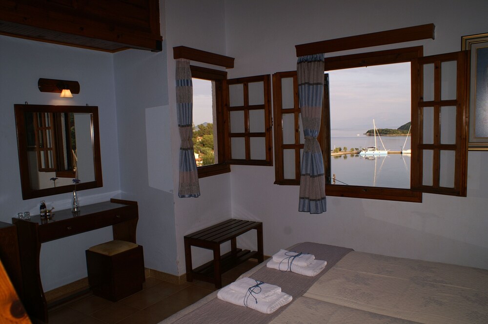 Drymna Hotel 50/50