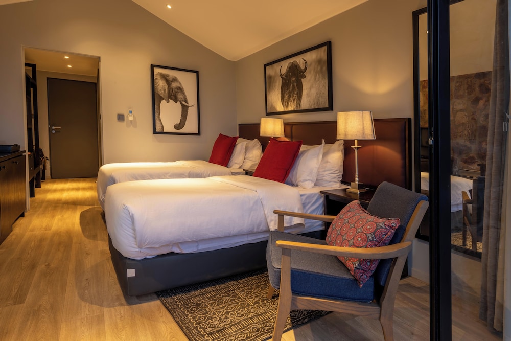 King Bed, Forest View