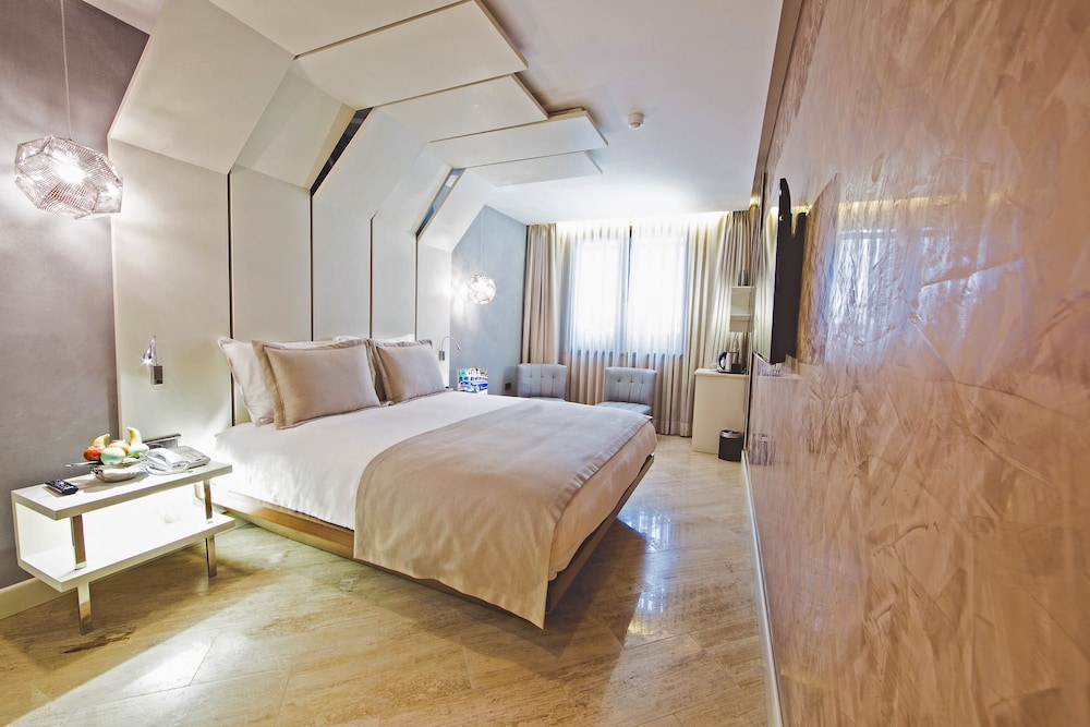 Maroon Hotel Pera 29/72