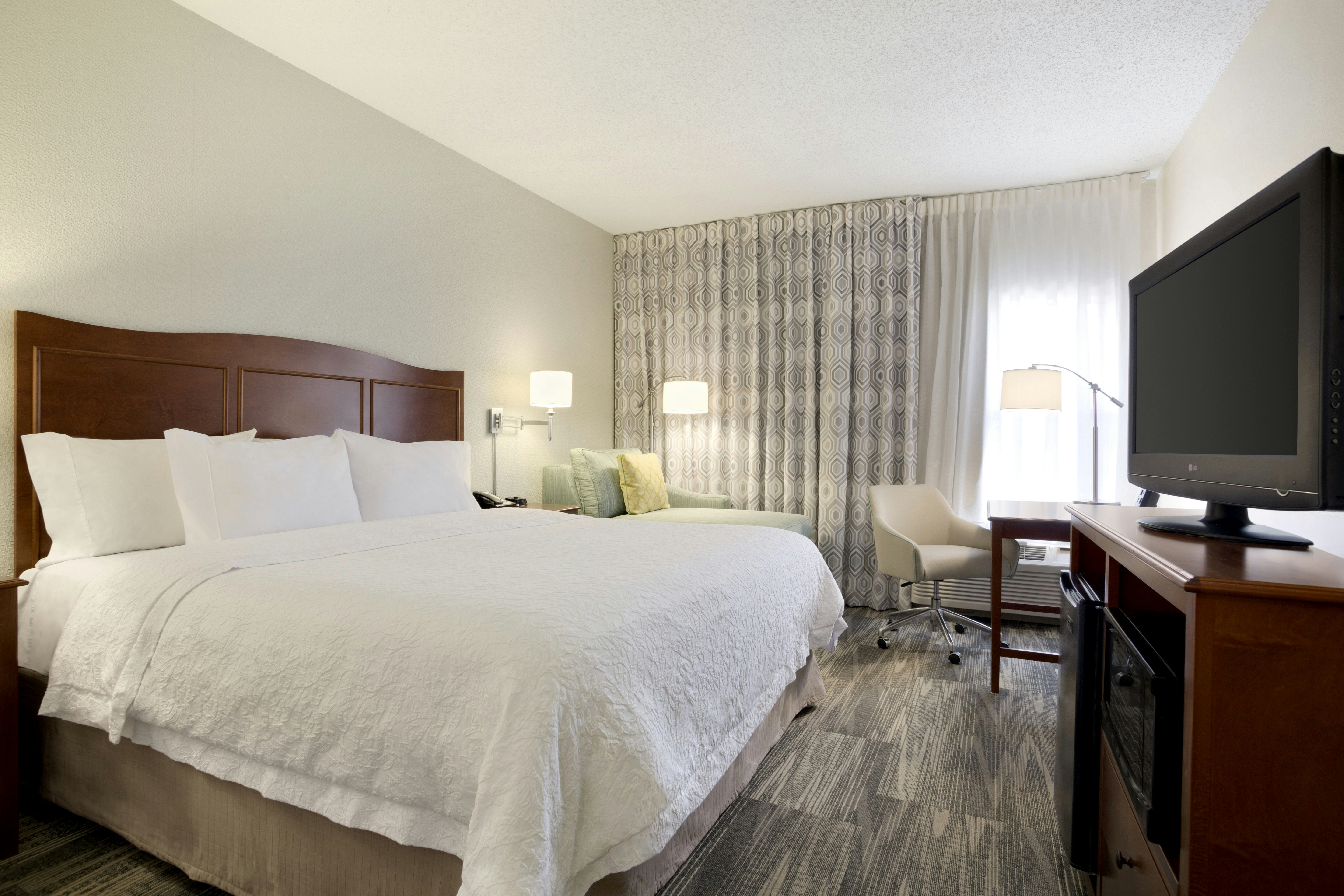 ROOM, KING BED, ACCESSIBLE