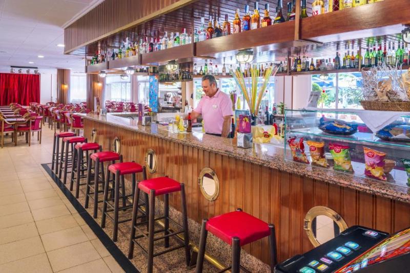 Ponient Aparthotel Marinada 38/48