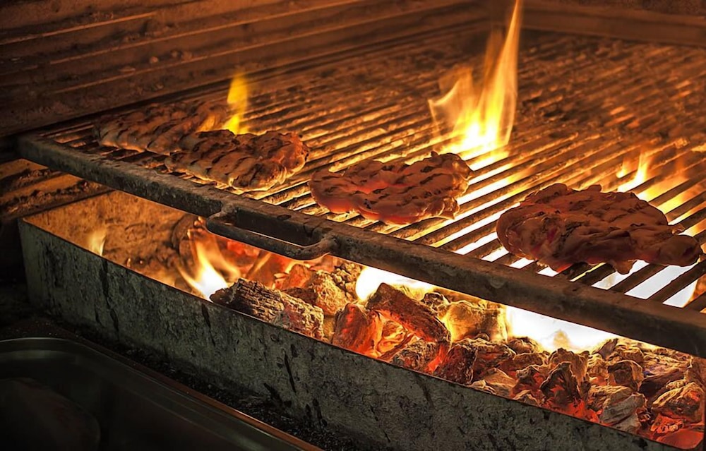 Hotel Asador Albenzaire 32/62
