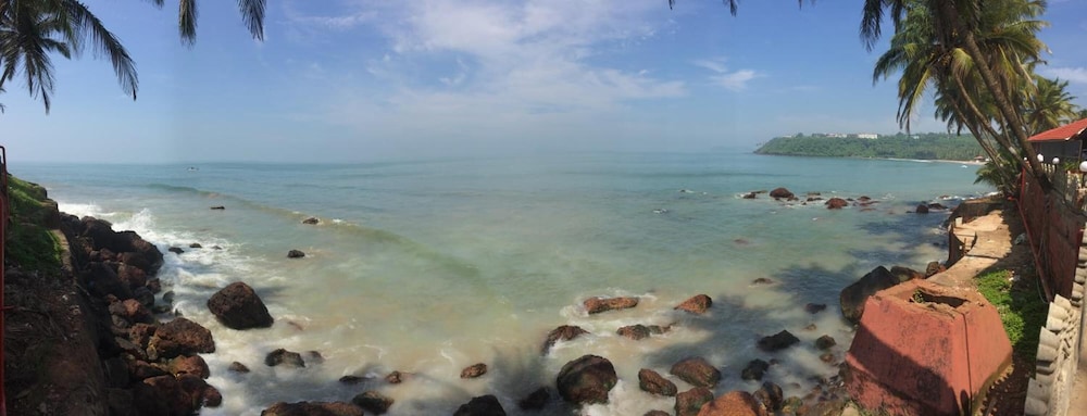 BOGMALLO BEACH RESORT 36/50
