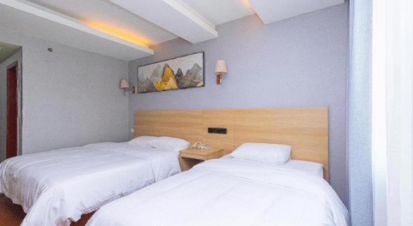 GreenTree Inn Chongqing Longhu Times Tianjie Xietaizi Subway Station Hotel 12/50
