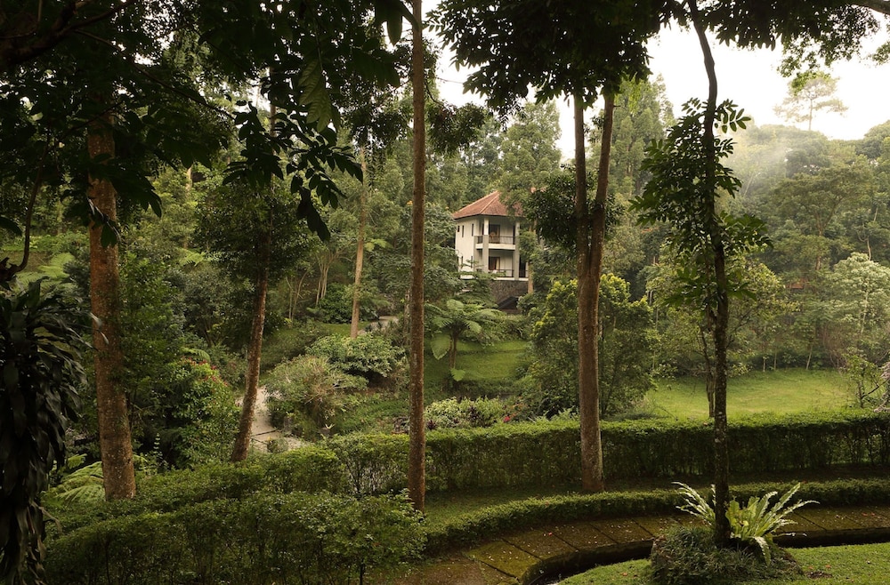 Plataran Puncak Villas 44/48