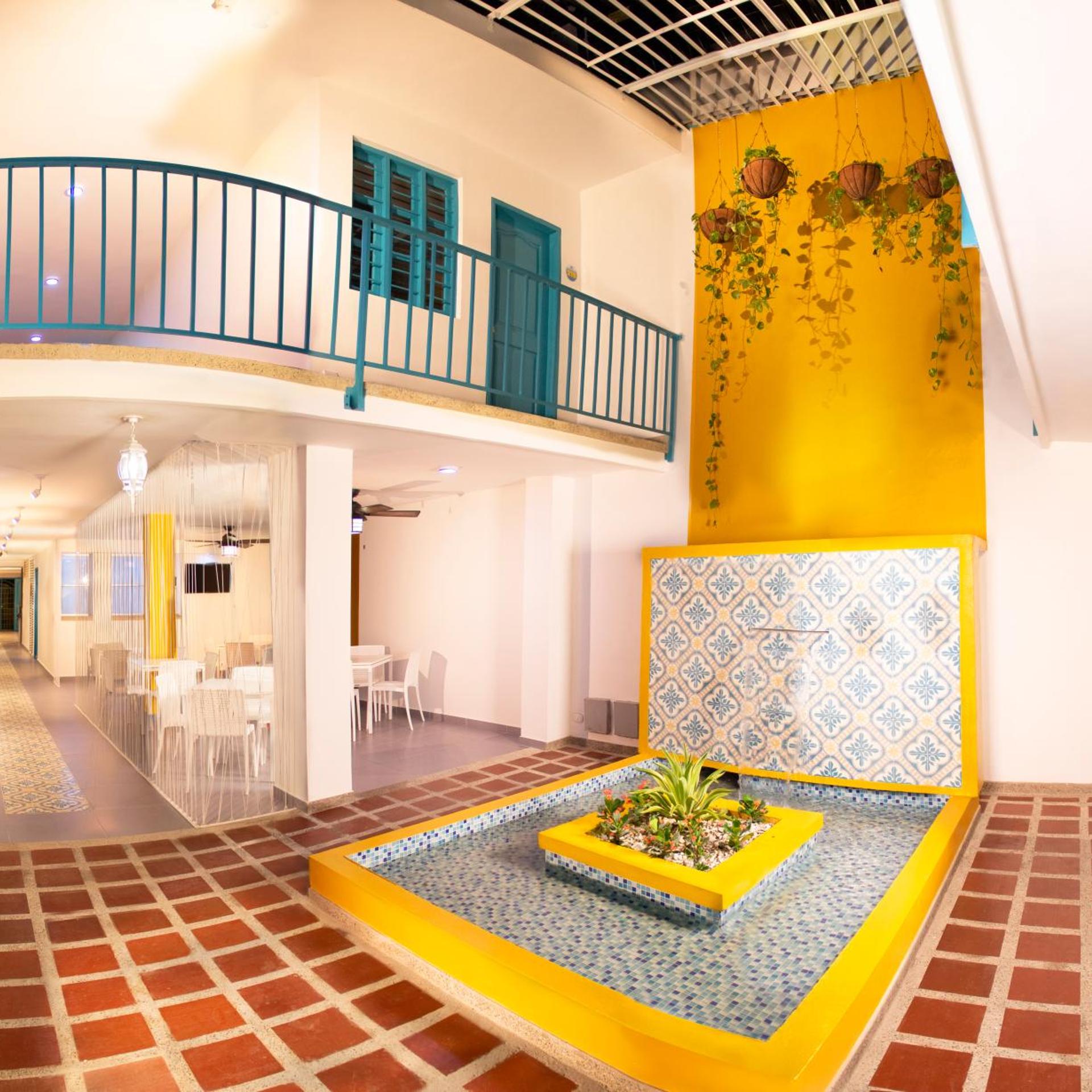 Akuamarina Hotel 50/50