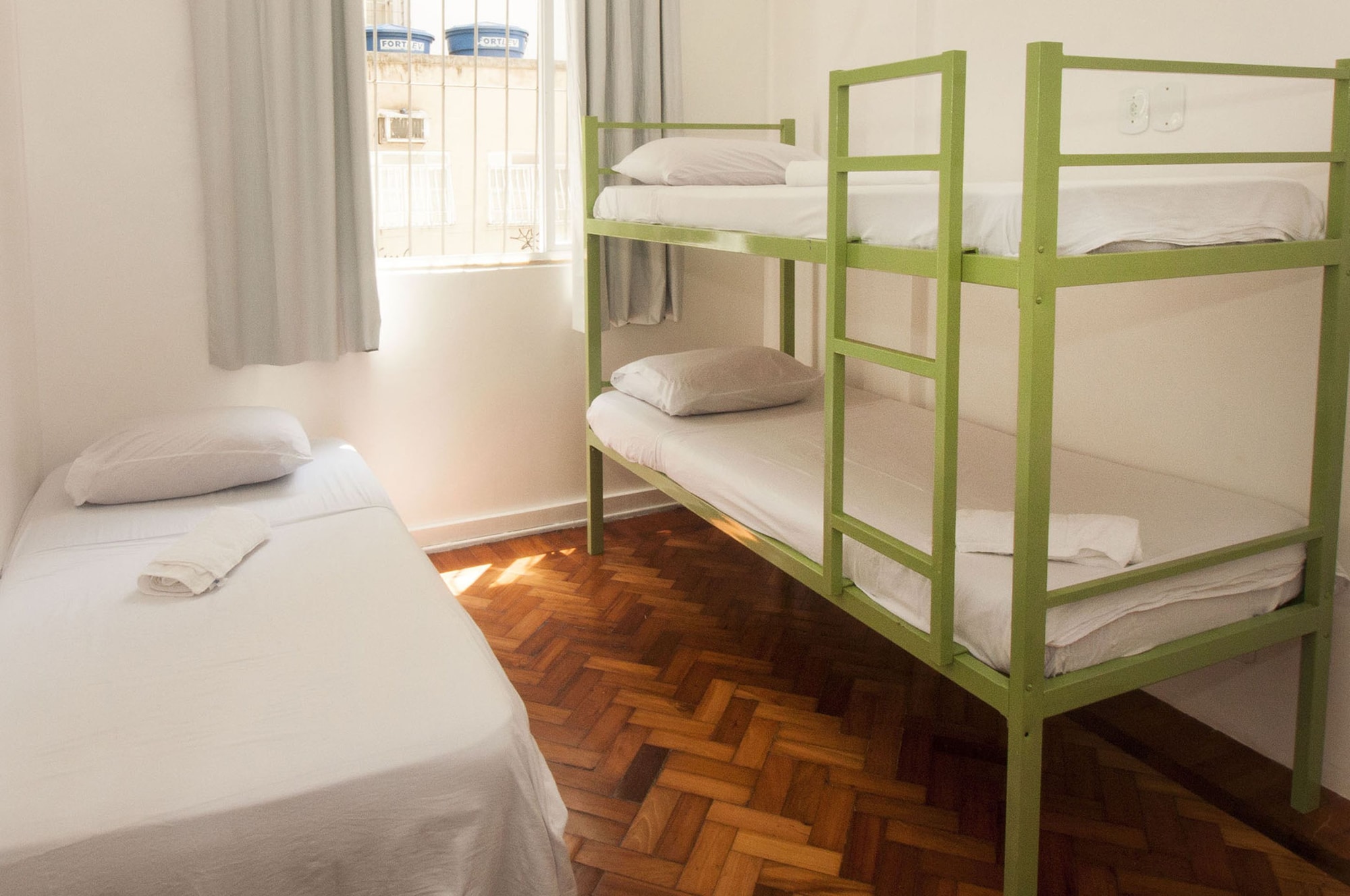 ROOM, TWIN BEDS, SHARED BATHROOM