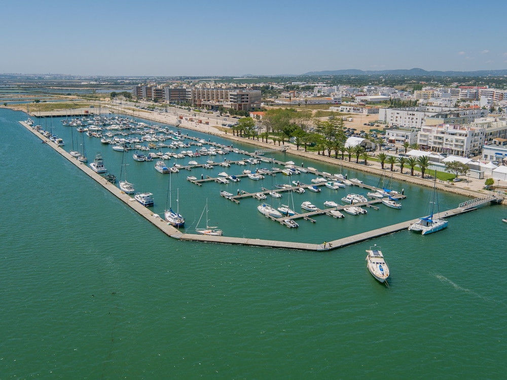 Real Marina Residence 37/39