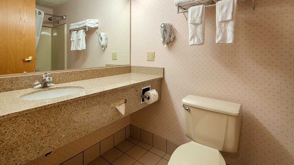 غرفة قياسية بسرير كوين، Best Western Sault Ste. Marie 2/2