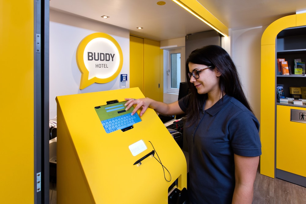Buddy Hotel 9/50