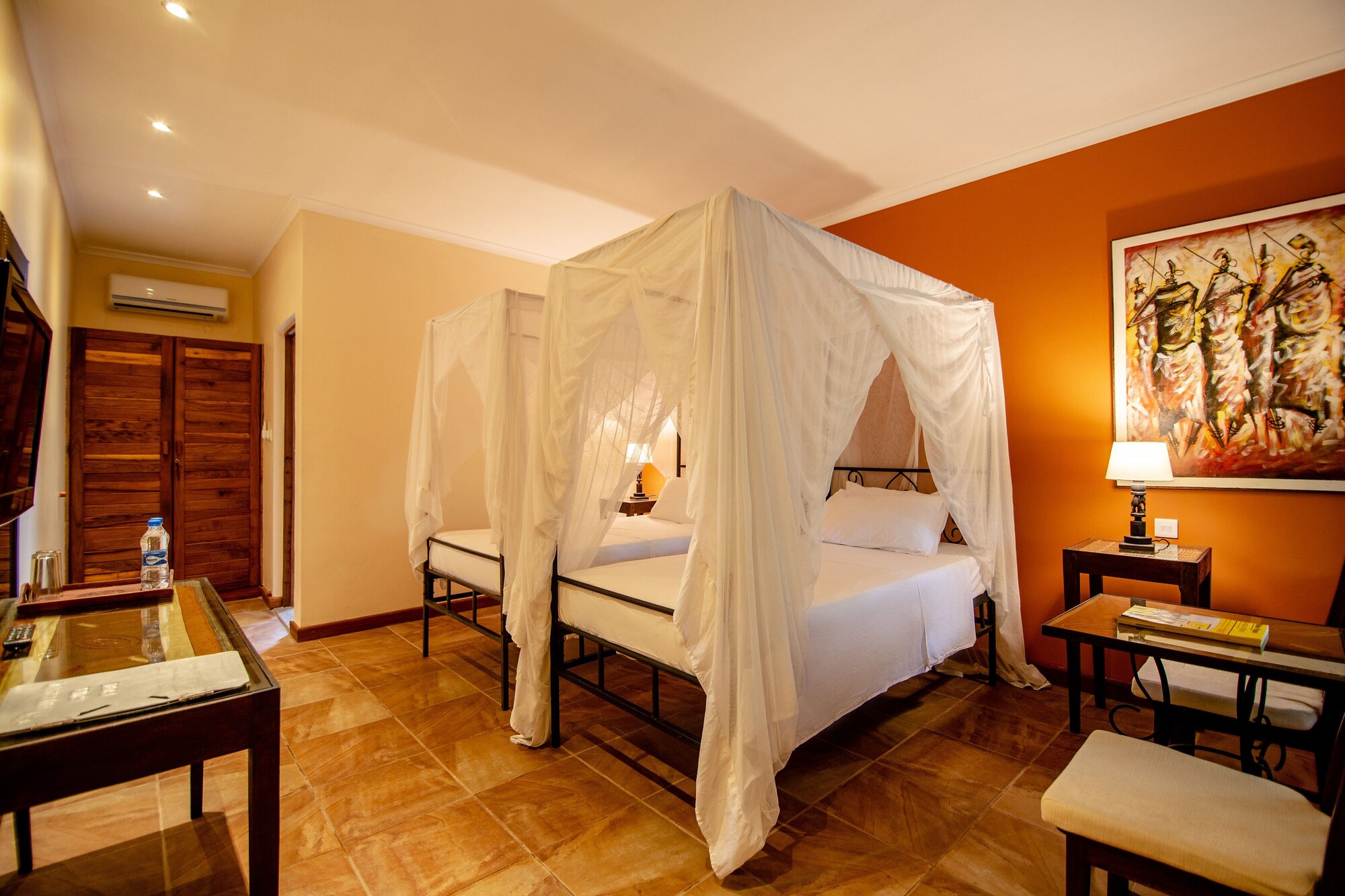 1 BEDROOM, STANDARD, TWIN BEDS