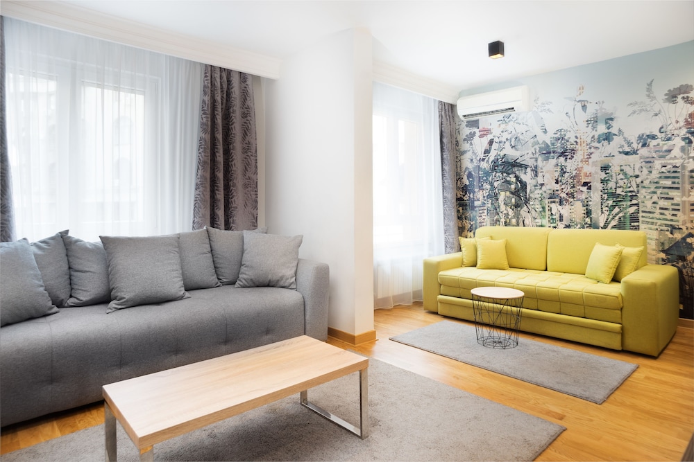 Feel Belgrade Aparthotel 45/70