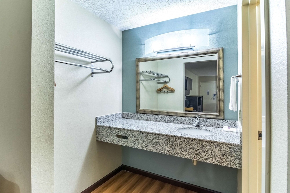 Motel6 Kenly, NC 38/41
