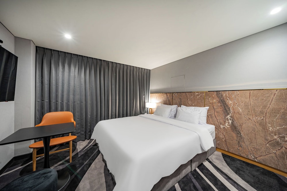 STANDARD, DOUBLE BED