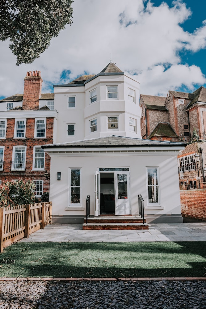 Cavendish House 3/50