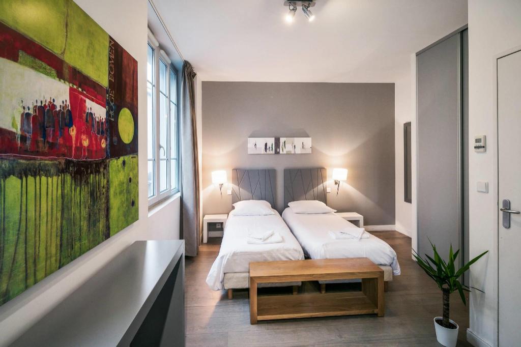 Room, Twin Beds