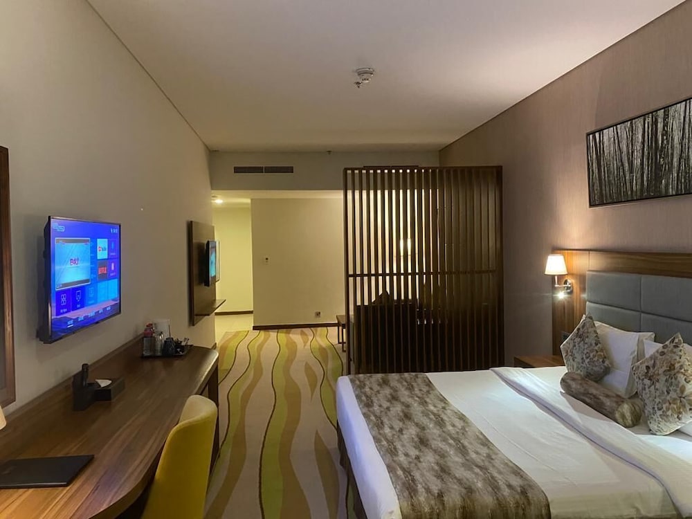 Room at JACOBS GARDEN HOTEL BUR DUBAI, DUBAI